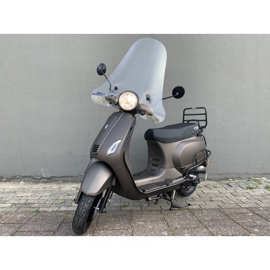 TYM Alpha Mat Bruin Euro 5 - Scootercenter