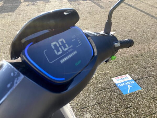Segway E300SE Launch Edition Elektrische Motorscooter - Afbeelding 7