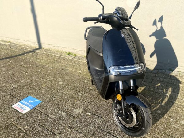 Segway E300SE Launch Edition Elektrische Motorscooter - Afbeelding 2